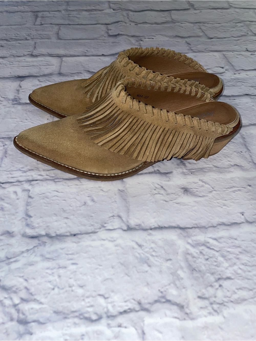 Antelope Dabney Fringe Suede Mules. Taupe. Size 37 - Picture 3 of 8